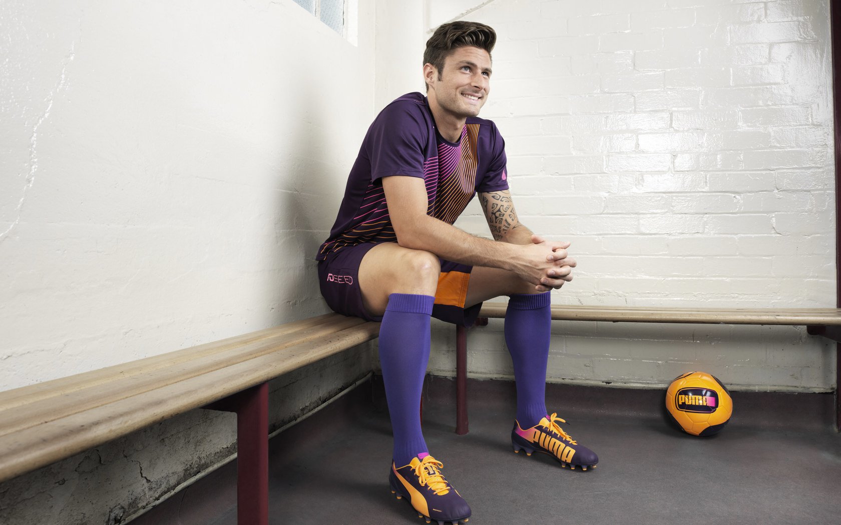 北非雄狮狂胜东欧铁骑，苏亚雷斯临危受命成关键先生